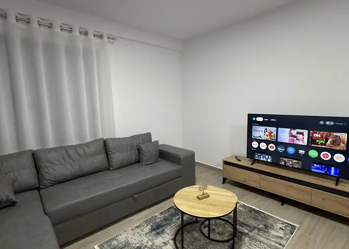 Nee Grand Bazzar Tirana